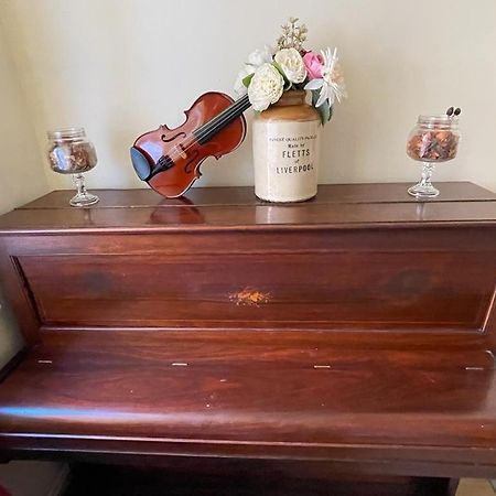 Room In Family Home Near Penny Lane Ливърпул Екстериор снимка