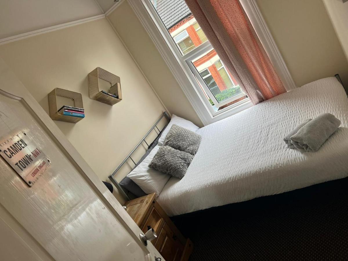 Room In Family Home Near Penny Lane Ливърпул Екстериор снимка